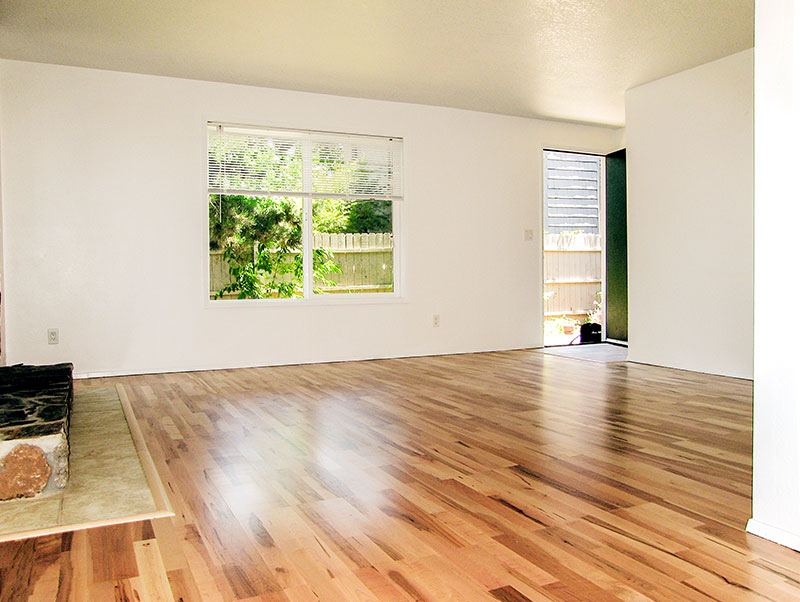 2423 NW Quimby St 2 BR 1.5 Bath Townhouse in NW Portland