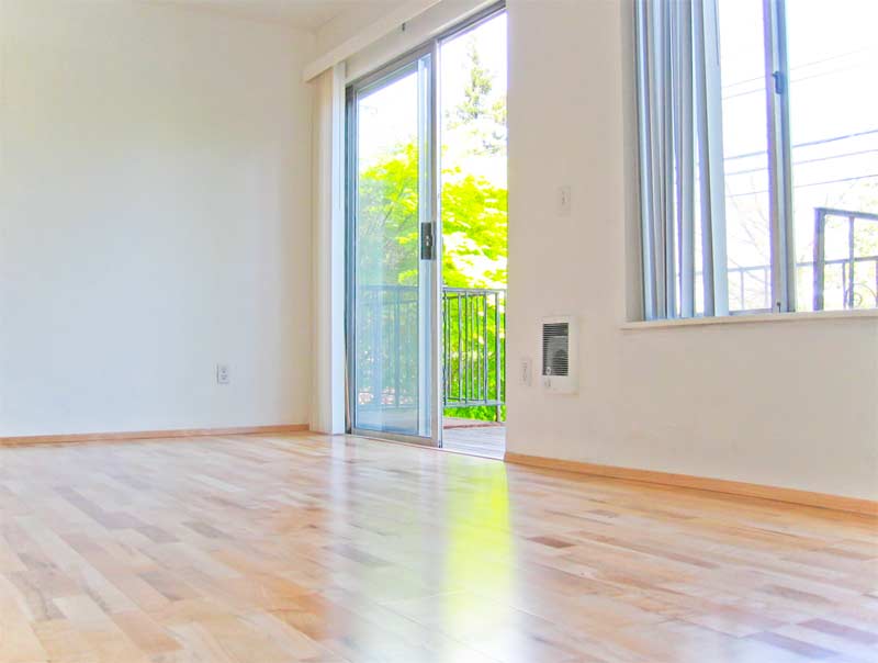 corb7wood-lr.jpg, 32 kB