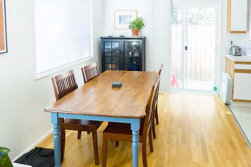 Dining Room 2124 NW Hoyt 2 BR Apartment - NW Portland Rental