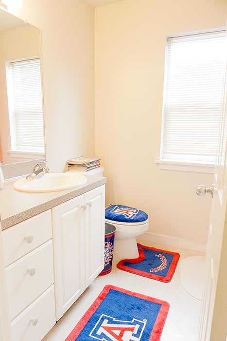 alt=2nd Bath - hallway, with shower